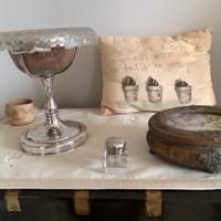 coppa  art deco in vetro su alzatina in Sheffield