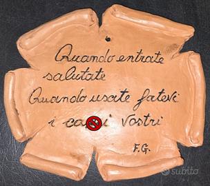 Targa in terracotta artigianale goliardica