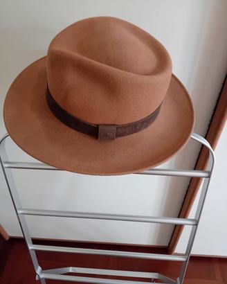 Cappello da uomo .  Nuovo..Caldo ed elegante