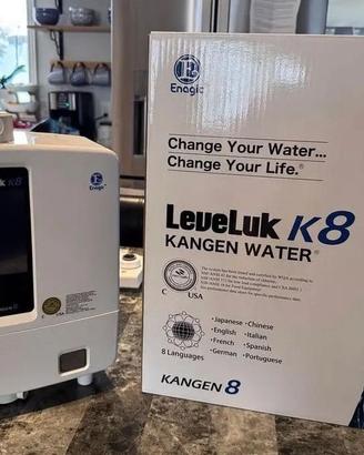 Enagic LeveLuk K8 Kangen Ionizza e filtra l'acqua