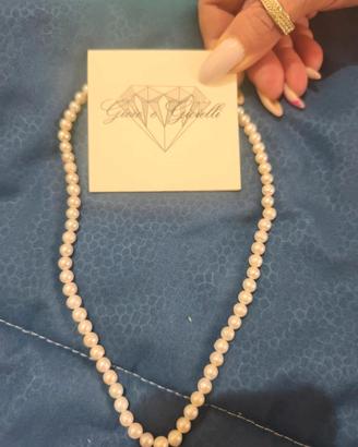 collana di perle con chiusura in oro bianco 18 