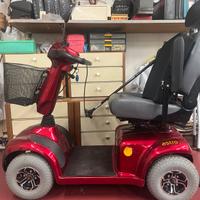 Scooter elettrico per disabili e anziani