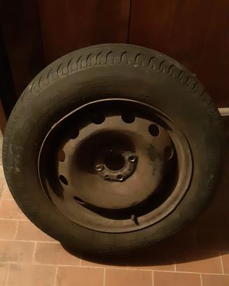 Pneumatico 195/65 R15 +cerchio