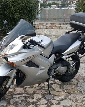 Honda VFR V-tech