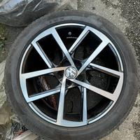 Set 4 cerchi originali W da 19 piu 4 gomme estive