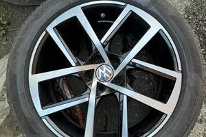 Set 4 cerchi originali W da 19 piu 4 gomme estive