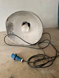 Lampada faro industriale per muratori