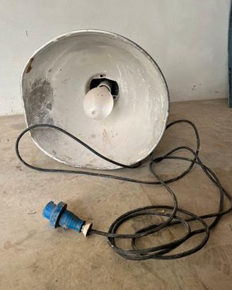 Lampada faro industriale per muratori