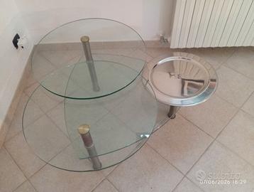 Tavolino in cristallo apribile.