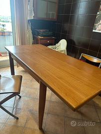 TAVOLO SCAVOLINI CON SEDIE