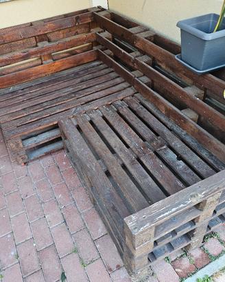 divano hand made in pallet 
