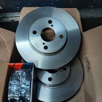 Dischi freno e pastiglie anteriori  x Toyota