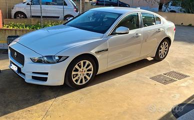 Jaguar xe 2.0d 180cv