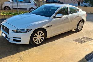 Jaguar xe 2.0d 180cv