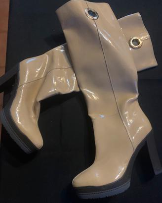 Stivali donna in vernice
