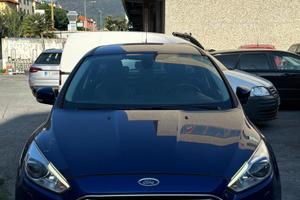 Ford Focus titanio