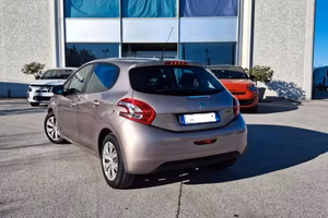 Peugeot 208 1.4 HDi 68 CV 5 porte Access