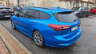 Ford Focus sw st line hybrid