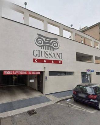 Box / Garage di 14 m² a Seregno