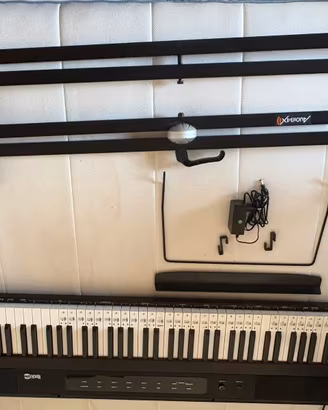 Pianola 88 tasti con supporto e leggio