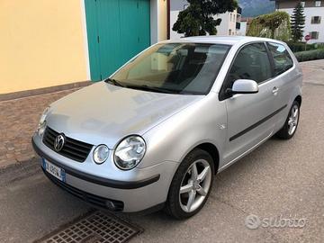 VW POLO 1.4 SPORTLINE BENZINA - NEOPATENTATI