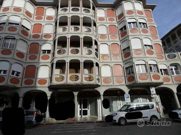 Immobile in asta di 87 m² con 3 locali e box auto 