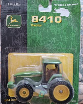 Modellino trattore 8410