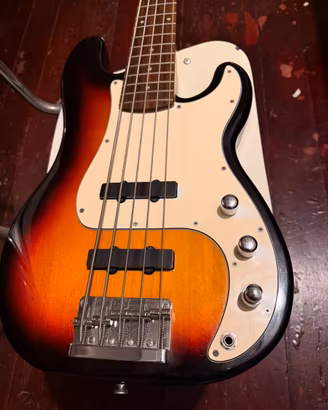 Basso Fender squier  precision 5c  attivo