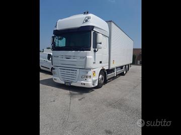 DAF DAF XF 105--SCARRABILE CON CASSA FURGON U18728