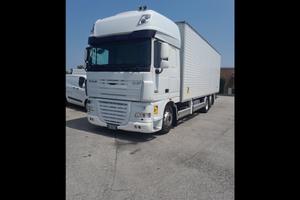 DAF DAF XF 105--SCARRABILE CON CASSA FURGON U18728