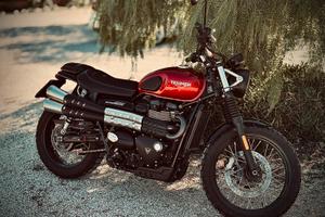 Triumph street scrambler 900