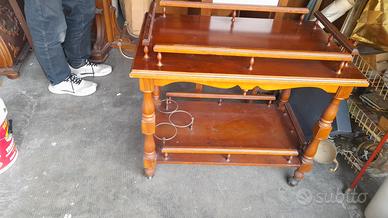 carrello con rotelle porta liquori