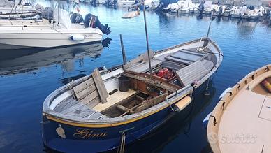 Gozzo Sciallino con motore Entrobordo