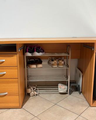 Scrivania in legno