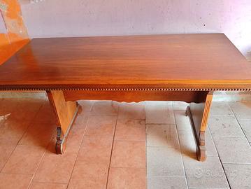 TAVOLO IN LEGNO