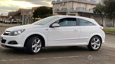Opel astra gtc