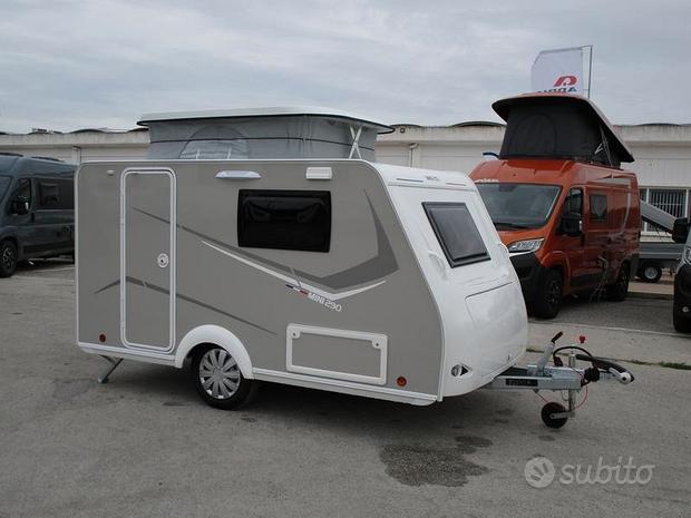 Miniroulotte 750kg con WC, cucina e 2 posti nuova
