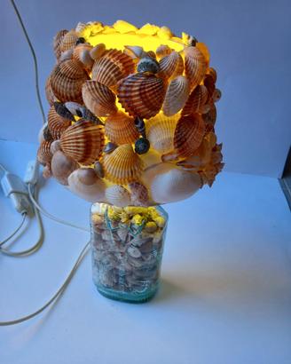 Lampada da tavolo artigianale con conchiglie 🐚💡