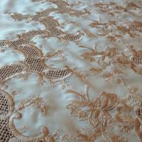 tende antiche ricamate