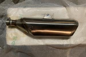 Svendita scarico e porta targa Husqvarna 701