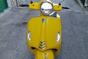 Piaggio Vespa Gts Super ABS 125 - 2021