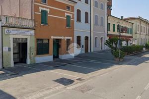 NEGOZIO A CASTELBELFORTE