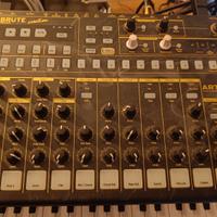 ARTURIA DRUM BRUTE SPECIAL EDITION