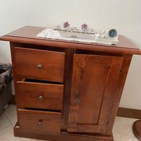 Credenzina in legno massello