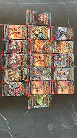 17 bustine chiuse e integre di carte Pokémon