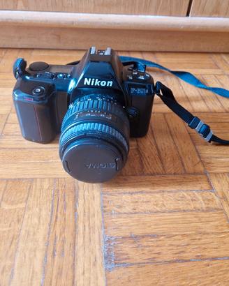 Nikon F601 M + obiettivi e accessori 