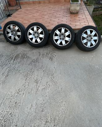 Cerchi in lega 16” Volkswagen + pneumatici