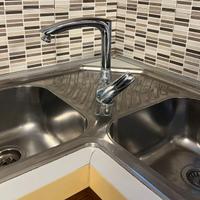 Lavandino cucina angolare acciaio con miscelatore 
