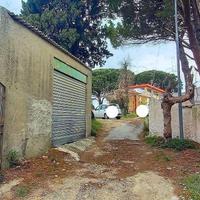 Locanda, terreno con ruderi e deposito