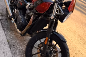Triumph speed twin 900